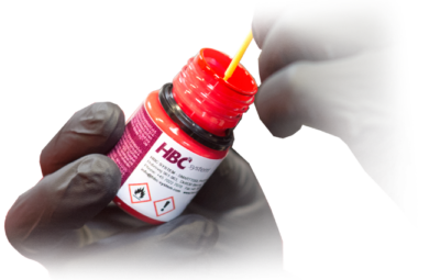 chipfix_hand Chipfix product repair of small chips, scratches and or stonechips on all types of vehicles.